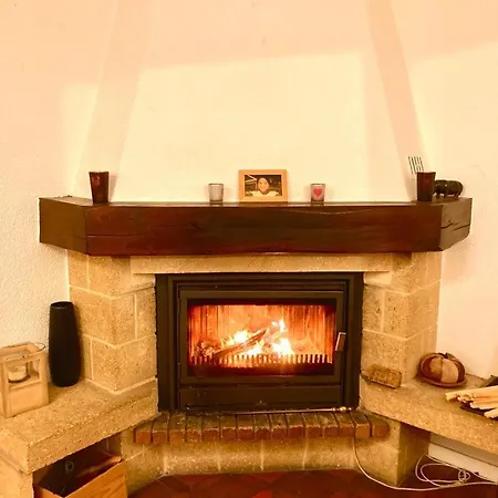 Villa Cheerful With Fireplace, Bath-tub And Garden