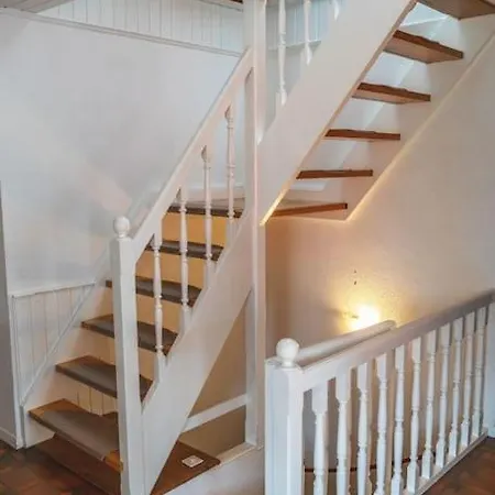 Cheerful With Fireplace, Bath-tub And Garden Villa