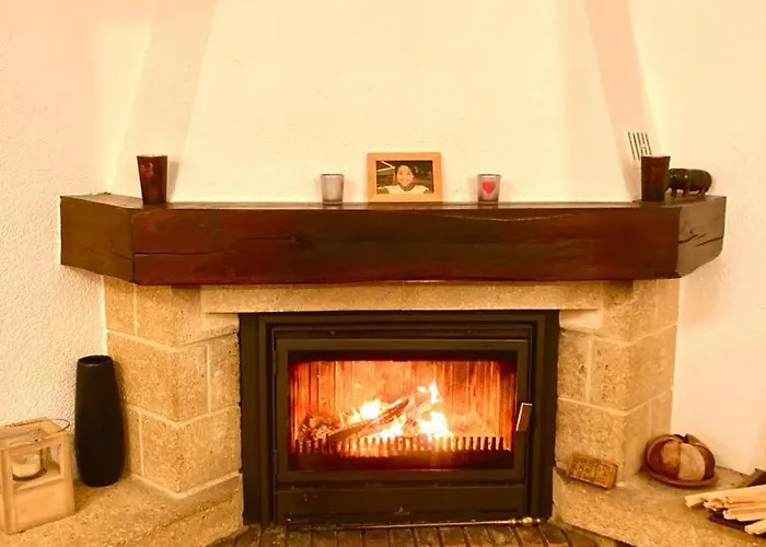 Villa Cheerful With Fireplace, Bath-tub And Garden