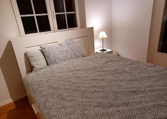 Cheerful With Fireplace, Bath-tub And Garden Villa *