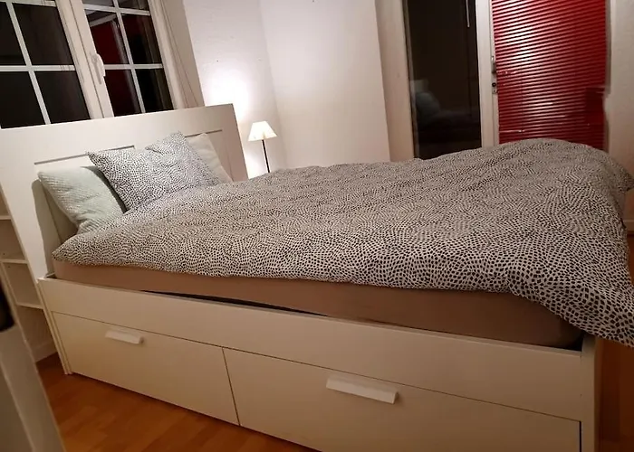 فيلة Cheerful With Fireplace, Bath-tub And Garden