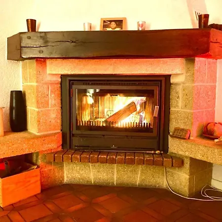 Cheerful With Fireplace, Bath-tub And Garden Villa *