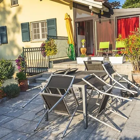 Villa Cheerful With Fireplace, Bath-tub And Garden Noville